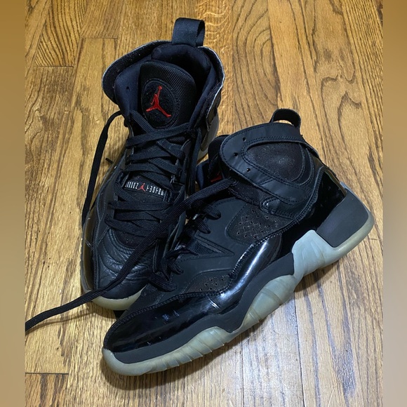 Air Jordan Jumpman Two Trey Sneakers - Picture 2 of 16